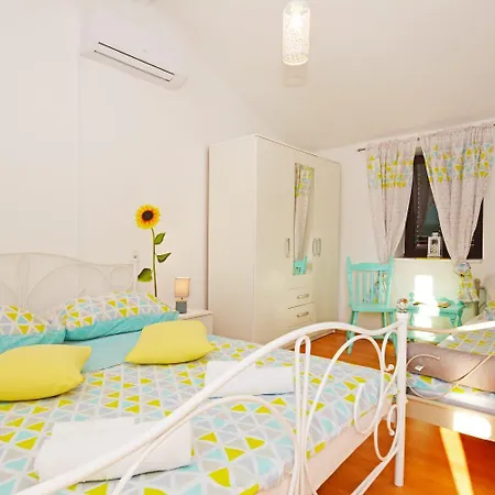 Jona Apartmán Tribalj