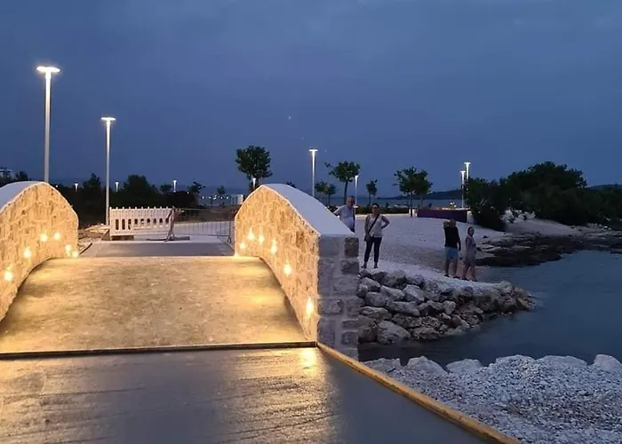 Jona Tribunj (Sibenik-Knin)