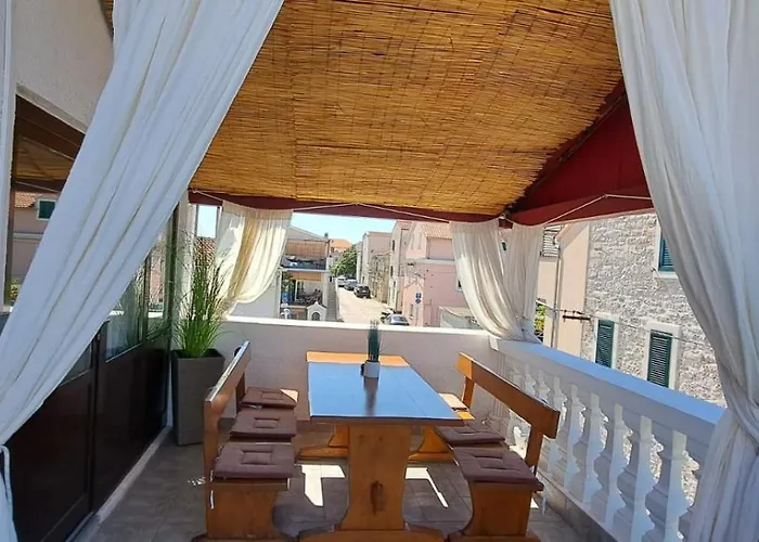 Jona * Tribunj (Sibenik-Knin)